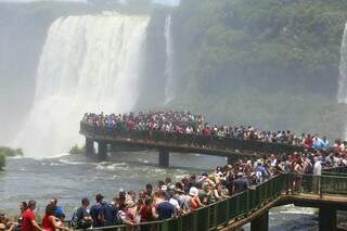 Atrelar Mato Grosso do Sul às Cataratas do Iguaçu, no Paraná, é só uma das possibilidades entre várias. Em 2019 as Cataratas receberam 2 milhões de turistas (Foto: Divulgação)