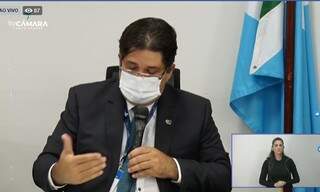 Secretário municipal de Saúde, José Mauro Filho, em reunião na Câmara (Foto: Reprodução)