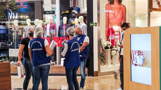 Ap&oacute;s den&uacute;ncias, Vigil&acirc;ncia Sanit&aacute;ria percorre shoppings de Campo Grande