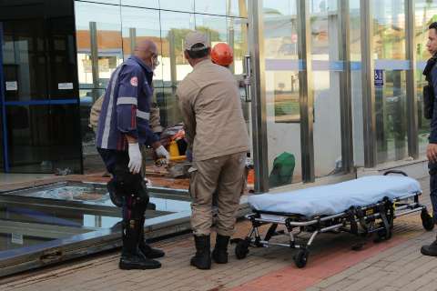 Funcion&aacute;rio de escola morre 8 dias depois de ser atingido por port&atilde;o 