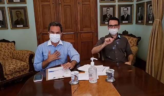 Prefeito diz que vai entregar m&aacute;scaras nos terminais assim que chegarem