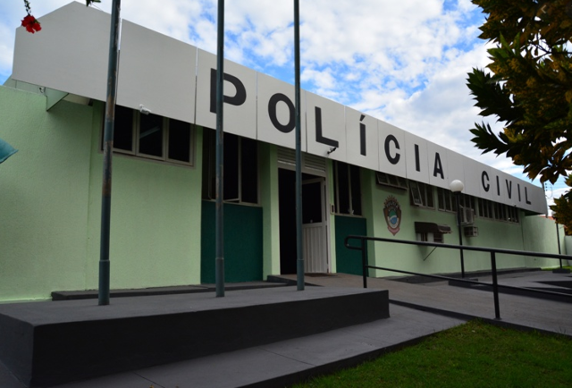 Casal &eacute; preso ap&oacute;s matar mulher de 68 anos a facadas para roubar 