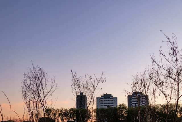 Inmet prev&ecirc; quinta-feira de c&eacute;u claro e m&aacute;xima de 37 &deg;C em MS