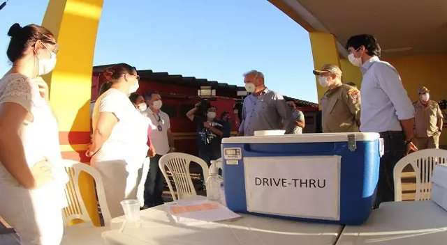 Com 3 mortes por covid, Tr&ecirc;s Lagoas ter&aacute; mais um dia para exames em drive-thru