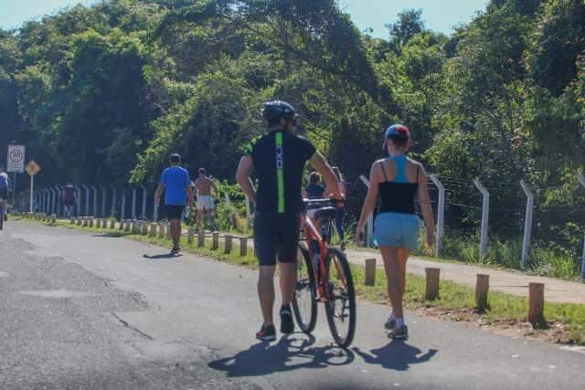 Popula&ccedil;&atilde;o vai ao Parque dos Poderes sem aglomerar, mas tamb&eacute;m sem m&aacute;scaras