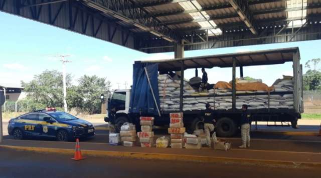 PRF apreendeu 4,3 t de maconha e recuperou 9 ve&iacute;culos em 3 dias de opera&ccedil;&atilde;o