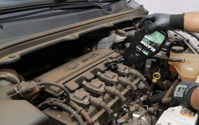 Decreto prev&ecirc; funcionamento de oficinas de carros e motos at&eacute; &agrave;s 21h na Capital