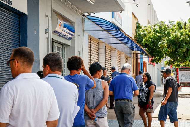 Mega-Sena acumula mais uma vez e pode pagar R$ 56 milh&otilde;es na quinta-feira
