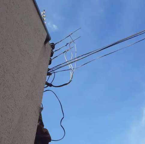 Morador reclama que m&atilde;e ficou sem energia el&eacute;trica depois de furto de fios
