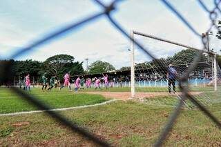 Copa de futebol amador começaria este mês, mas, sem tempo hábil, não deve ser realizada (Foto: Henrique Kawaminami/Arquivo)