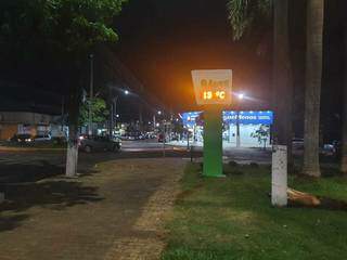 Termômentro em Ponta Porã marcando 13ºC nesta noite. (Foto: Marcelino Nunes)