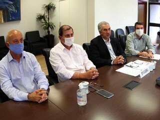 Carlos Alberto de Assis, Sérgio de Paula, governador Reinaldo Azambuja e Eduardo Riedel participaram de reunião (Foto: Divulgação)
