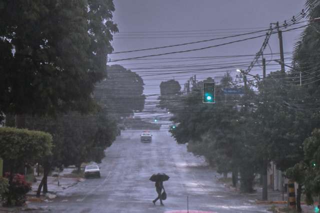Chuva abre passagem para o frio e todo MS tem alerta para queda de temperatura