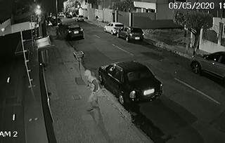 Bandidos tentam furtar casa de cirurgião e um acaba preso após perseguição Bandidos tentam furtar casa de cirurgião e um acaba preso após perseguição