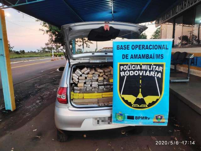 Dupla &eacute; presa com carga de maconha avaliada em R$ 301 mil na MS-156