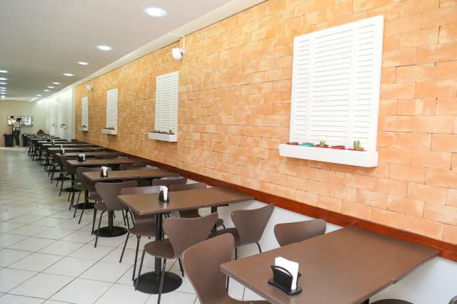 Prefeitura libera m&uacute;sica de voz e viol&atilde;o nos restaurantes de Campo Grande