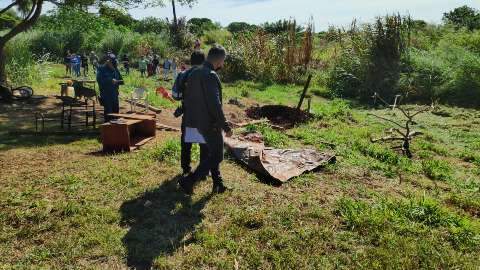 Locutor de r&aacute;dio &eacute; assassinado e corpo deixado em &aacute;rea de invas&atilde;o