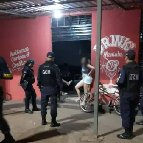 Vizinhos denunciam casas de prostitui&ccedil;&atilde;o abertas durante a pandemia