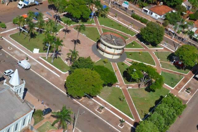 Cidade adota &#039;lockdown&#039; e moradores s&oacute; v&atilde;o poder sair de casa 2 vezes por semana