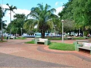 Praça da República, que fica na cidade de Paranaíba (Foto: Paradadez/Reprodução) 