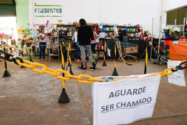Por medidas de seguran&ccedil;a, floriculturas limitam entrada de clientes