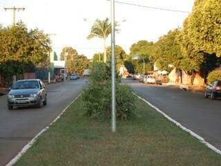 Quase nenhum movimento em avenida de Guia Lopes da Laguna (Foto: O Pantaneiro)
