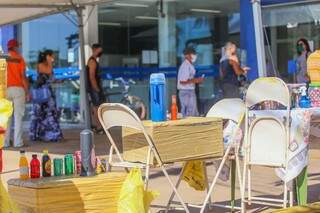 Venda dos ambulantes também diminuem nas agências (Foto: Marcos Maluf)