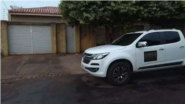 Durante a&ccedil;&otilde;es do Gaeco, secret&aacute;rio tamb&eacute;m foi preso com arma escondida em casa