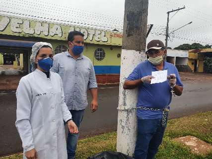 Paraguaio acorrentado em poste na fronteira não tem coronavírus