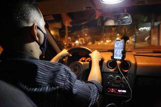 Motoristas de aplicativo, taxistas e passageiros ser&atilde;o obrigados a usar m&aacute;scaras