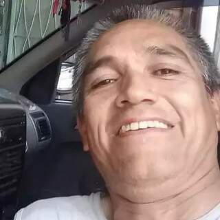 Mecânico foi morto com pelo menos 2 tiros na cabeça na frente da esposa Mecânico foi morto com pelo menos 2 tiros na cabeça na frente da esposa