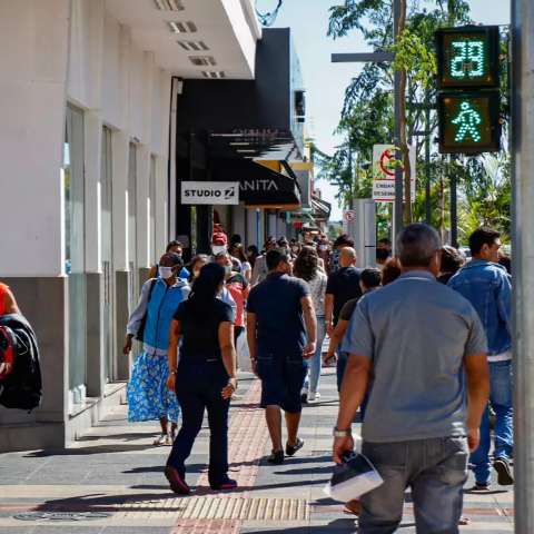 Com&eacute;rcio teve queda de 47% nas vendas para as m&atilde;es, aponta a CDL