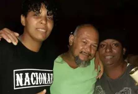 Presa por assassinato que envolveu toda fam&iacute;lia, mulher &eacute; solta com tornozeleira