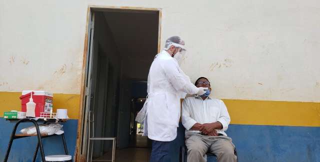 Ind&iacute;gena que trabalha em frigor&iacute;fico &eacute; 1&ordm; caso de covid-19 em aldeias de MS