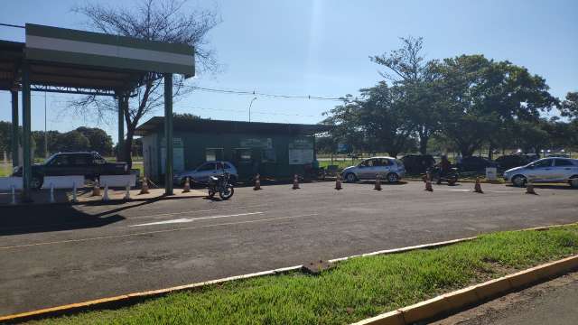 Para reduzir filas, sistema drive thru j&aacute; atendeu mais de 500 pessoas