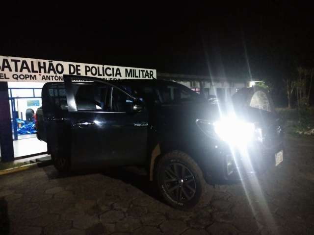 Traficante abandona camionete com mais de meia tonelada de maconha em rua 
