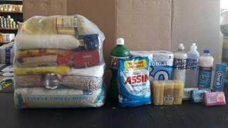 Grupo adquiriu cesta básicas e produtos de higiene e limpeza (Foto: Arquivo pessoal)