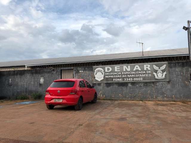 Den&uacute;ncia leva pol&iacute;cia a casal que comprava LSD pelos Correios