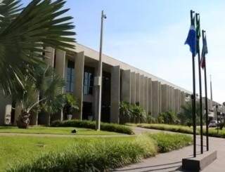 Universidade deve pagar R$ 8 mil a acad&ecirc;mica por demora na entrega de diploma