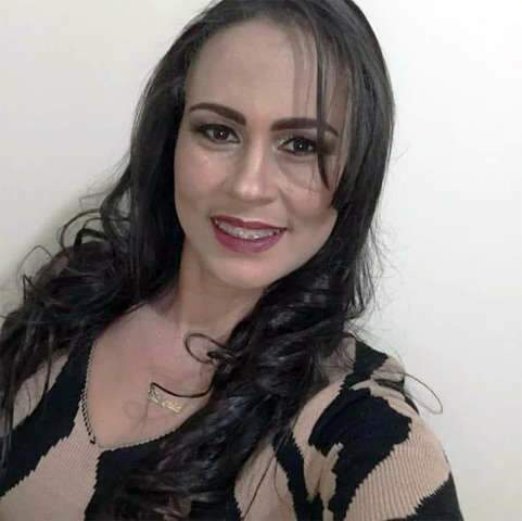 Morre mulher que foi esfaqueada pelo ex-namorado em resid&ecirc;ncia 