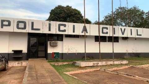 Corpo encontrado carbonizado tinha sinais de 15 facadas  