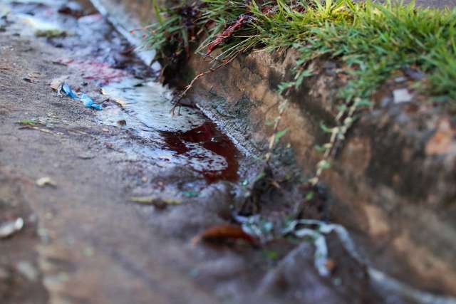 Ladr&atilde;o morto tinha 19 anos e roubou carro de policial, filho de PRF que atirou