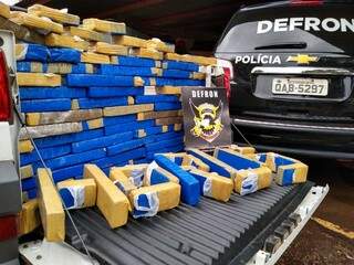 Cuiabano é preso ao ser flagrado com tabletes de maconha no assoalho de picape Cuiabano é preso ao ser flagrado com tabletes de maconha no assoalho de picape