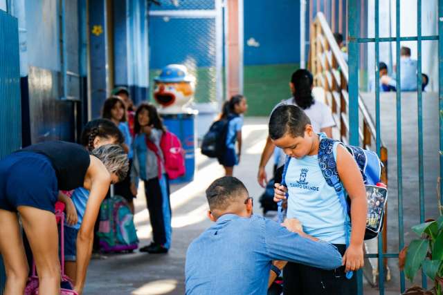 Escolas municipais seguem Estado e aulas presenciais só voltam em julho