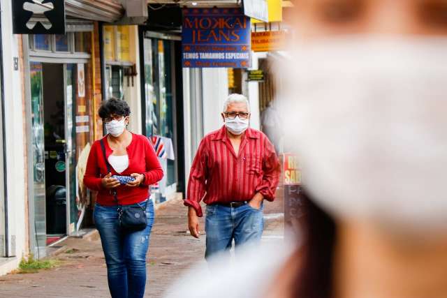 Brasil registra 824 mortes por covid nas &uacute;ltimas 24 horas
