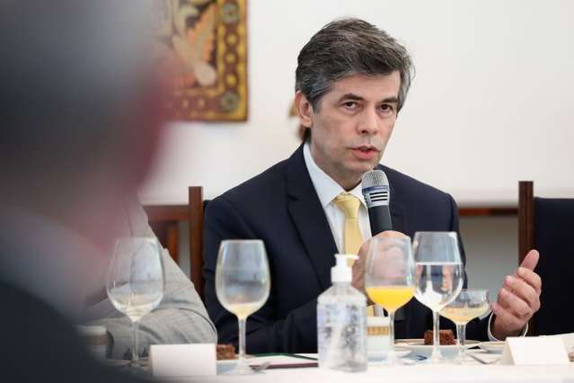 Menos de 1 m&ecirc;s ap&oacute;s demiss&atilde;o de Mandetta, Teich deixa Minist&eacute;rio da Sa&uacute;de