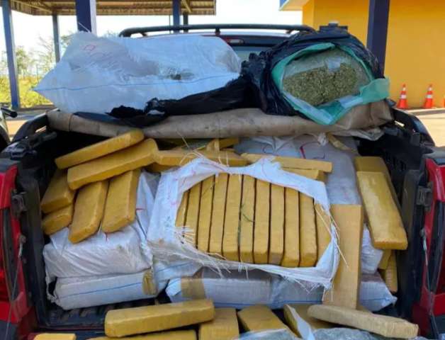 Traficante abandona ve&iacute;culo carregado com drogas na BR-060 e &eacute; preso em matagal 