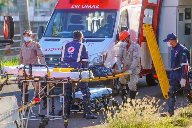 Em estado grave, morador de rua atropelado est&aacute; sedado em pronto-socorro