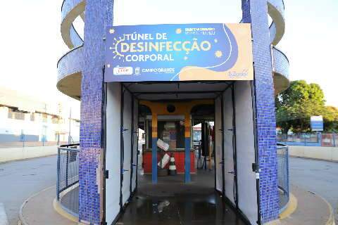 Outros 4 terminais ganham &quot;t&uacute;nel de desinfec&ccedil;&atilde;o corporal&quot; 
