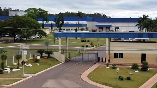 Com 6 dos 9 casos de covid-19 da regi&atilde;o, frigor&iacute;fico segue aberto